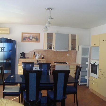 Lotusz Apartments in Nyíregyháza Buitenkant foto