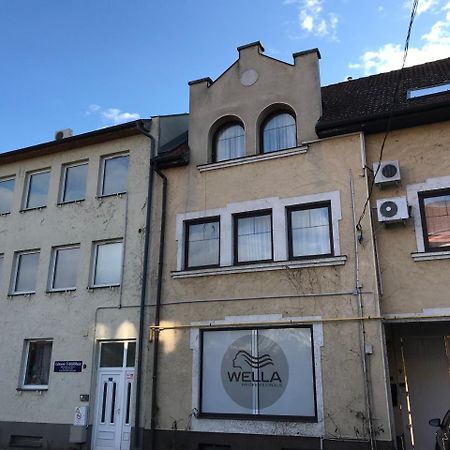 Lotusz Apartments in Nyíregyháza Buitenkant foto