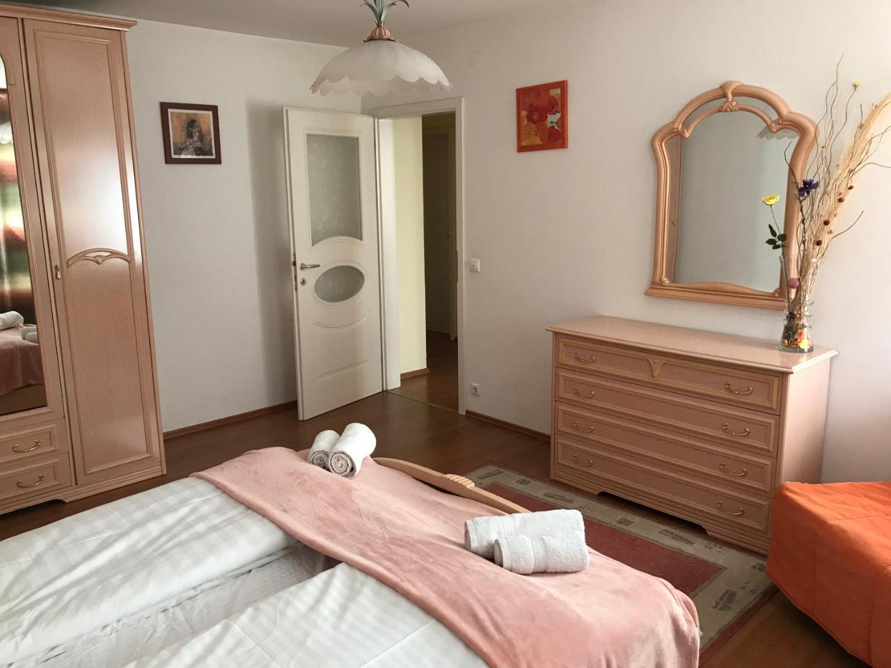 Lotusz Apartments in Nyíregyháza Buitenkant foto