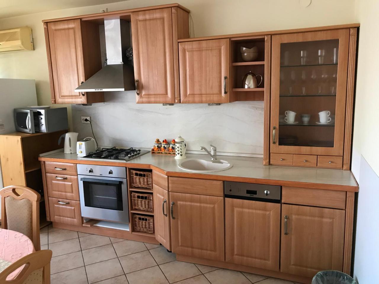 Lotusz Apartments in Nyíregyháza Buitenkant foto