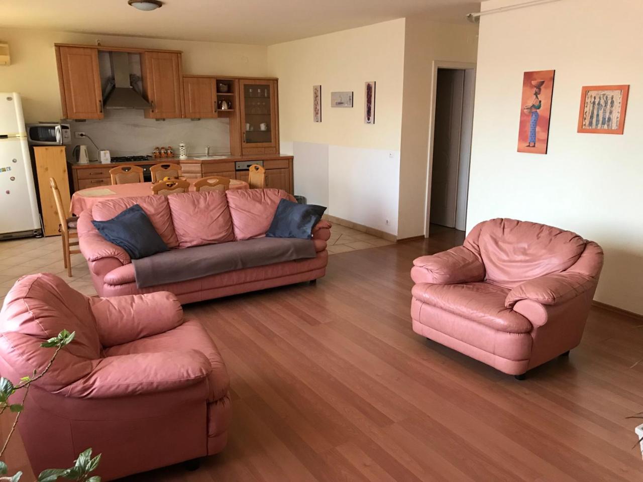 Lotusz Apartments in Nyíregyháza Buitenkant foto