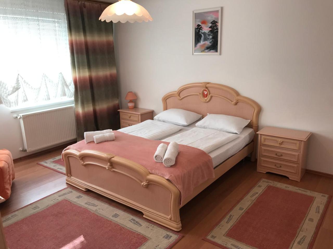 Lotusz Apartments in Nyíregyháza Buitenkant foto