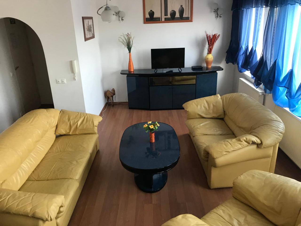 Lotusz Apartments in Nyíregyháza Buitenkant foto