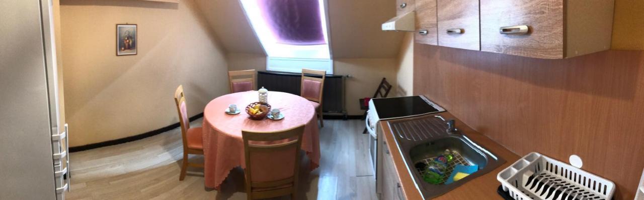 Lotusz Apartments in Nyíregyháza Buitenkant foto
